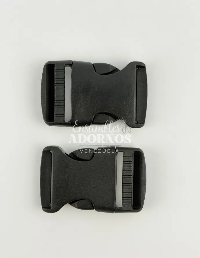 HEBILLA CLICK-CLACK PLASTICA IMPORTADA 3.2CM (PQT X 200 UND)