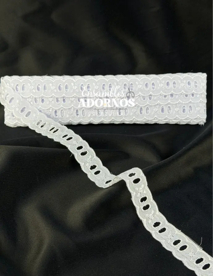 PASACINTA (LETÍN) 2.5CM (PZA X 15 YDS)