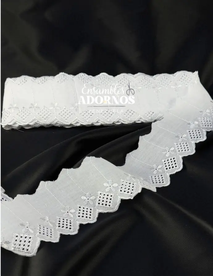TIRA BORDADA (LETÍN) 5.0CM (PZA X 15 YDS)