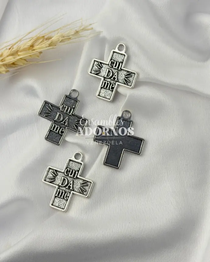 CRUZ RELIGIOSA METALICA 30X36MM (PQT X 100UND)