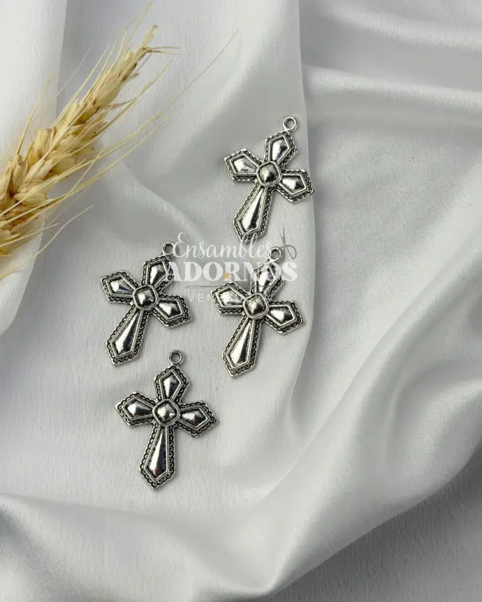 CRUZ RELIGIOSA METALICA 25X33MM (PQT X 100 UND)