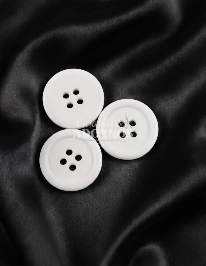 BOTON NYLON 4 HUECOS 32L (PAQUETE X 288UNID)