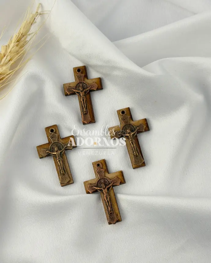 CRUZ DE MADERA 3.9X2.4CM (PQT X 100UND)