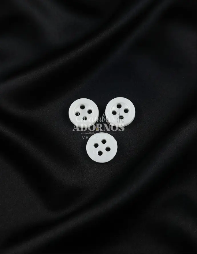 BOTON CAMISERO PASTA 4 HUECOS 18L (PAQUETE X 720UNID)