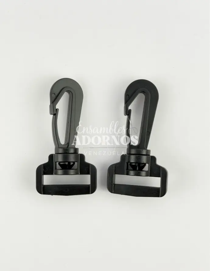 MOSQUETON PLASTICO 2.5CM (PQT X 200 UND)