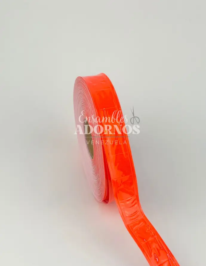 CINTA PLASTICA REFLECTIVA 2.5 CM (ROLLO X 50 MTS)
