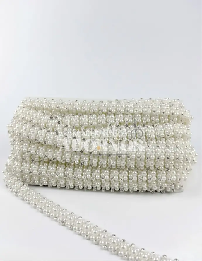 STRASS PLASTICO PERLADO 2.0CM (PZA X 10 YDS)  