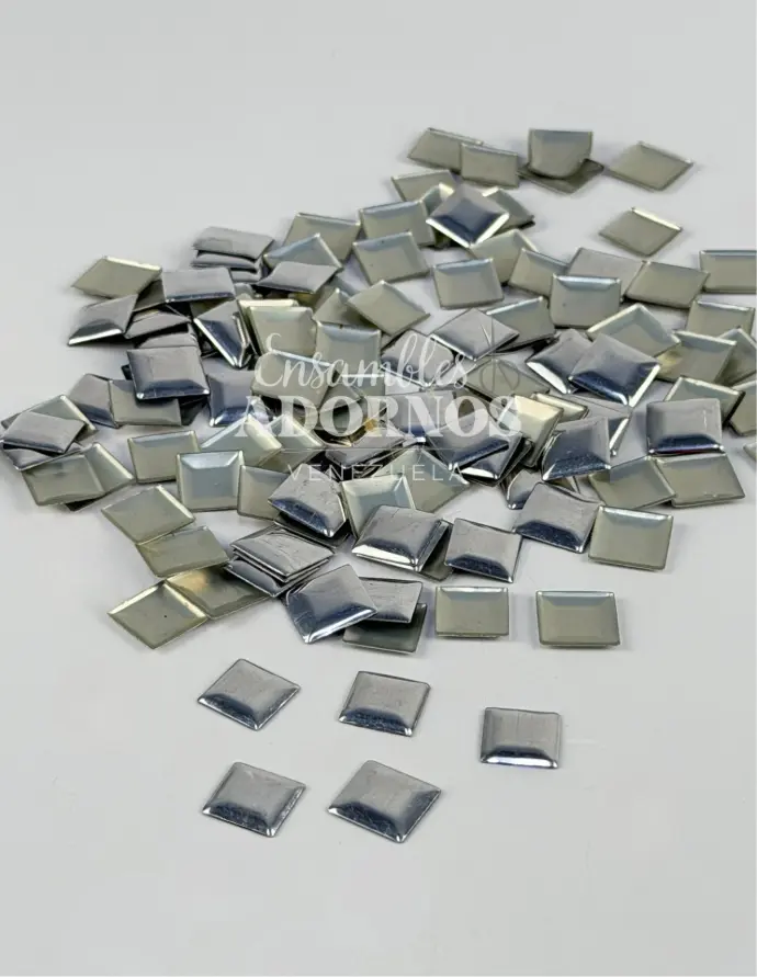 TACHE PLANCHA CUADRADO 10X10MM PQT X 200 GRS 