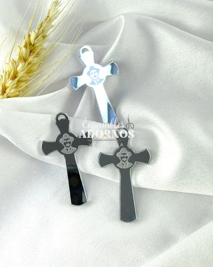 CRUZ ACRILICO JOSE GREGORIO HERNANDEZ 4.8X2.6CM (PQT X 12 UND)