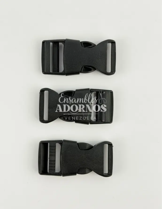 HEBILLA CLICK-CLACK PLASTICA IMPORTADA 2.0 CM (PQT X 250 UND)