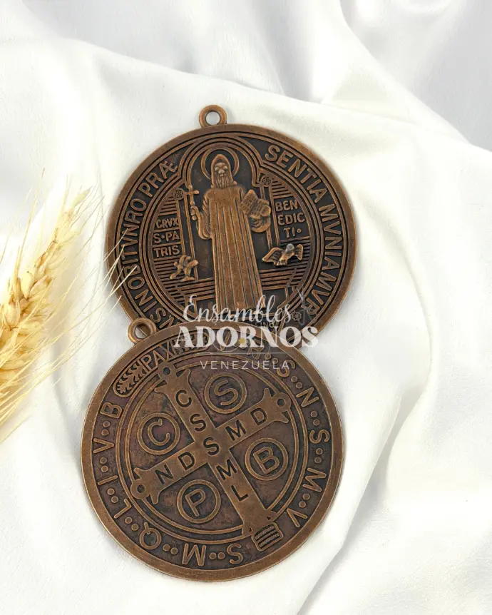 MEDALLA RELIGIOSA METALICA SAN BENITO 7.5CM (UNIDAD)