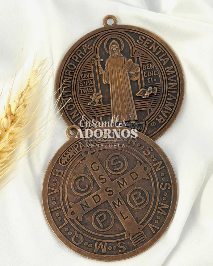 MEDALLA RELIGIOSA METALICA SAN BENITO 14CM (UNIDAD)