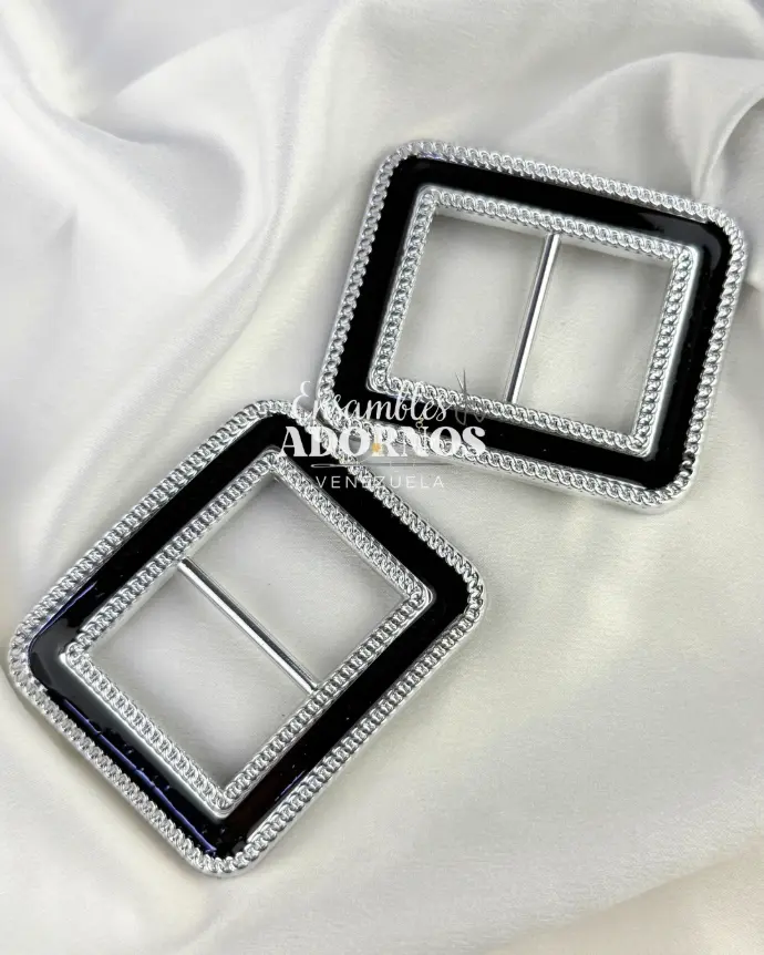 HEBILLA PLASTICA 5.2X6.3CM (PQT X 100UNID)