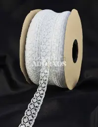 ENCAJE RIGIDO MODELO CHAVELITA 1.6CM (ROLLO X 200 MTS)